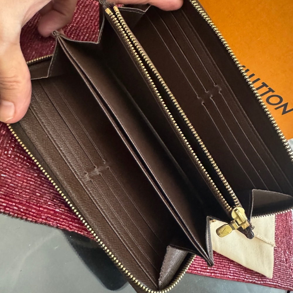 Louis Vuitton Checkered Wallet - Picture 10 of 13